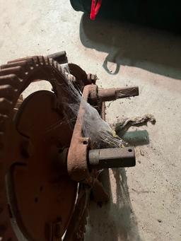Hand Crank Pulley and Handle - ANTIQUE