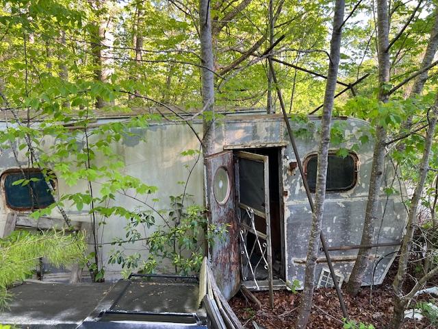 Antique Rounded Front and Rear Camper- NO TITLE