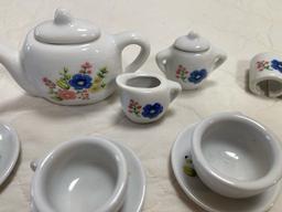 Small child’s tea set