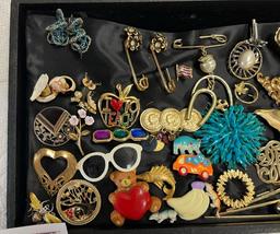 Jewelry lot - pins  Vintage Costume Jewlery