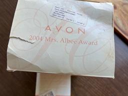 AVON - Mrs. Albee Award 2004 / Porcelain