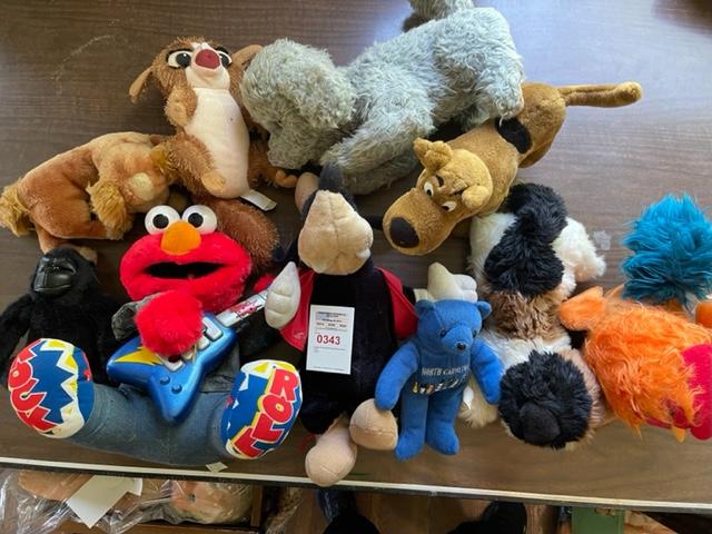 Stuffed animals lot