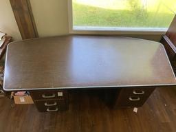 Large desk