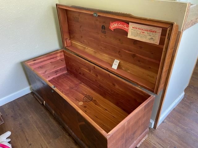 Lane cedar chest