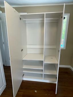 White cabinet / wardrobe