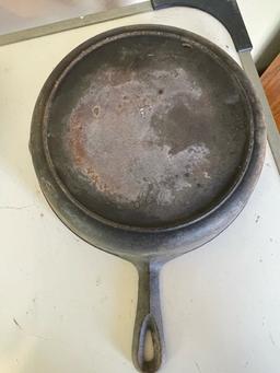 10 1/2” cast iron pan