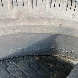 (3) 255/70R22.5 , mud flaps