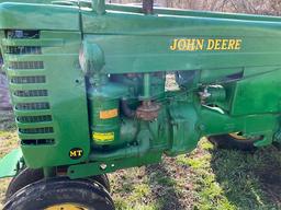 John Deere Antique Farm Tractor Runs and Works , new paint and decals