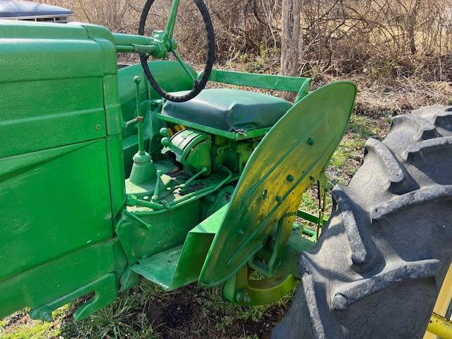 John Deere Antique Farm Tractor Runs and Works , new paint and decals