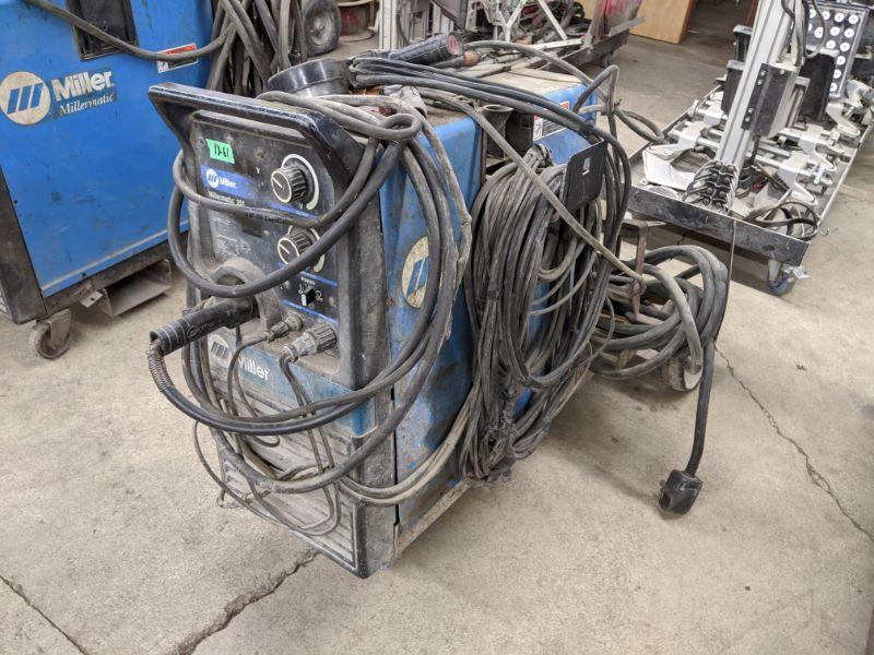 Miller Millermatic 251 Welder w/ Spoolmatic Gun