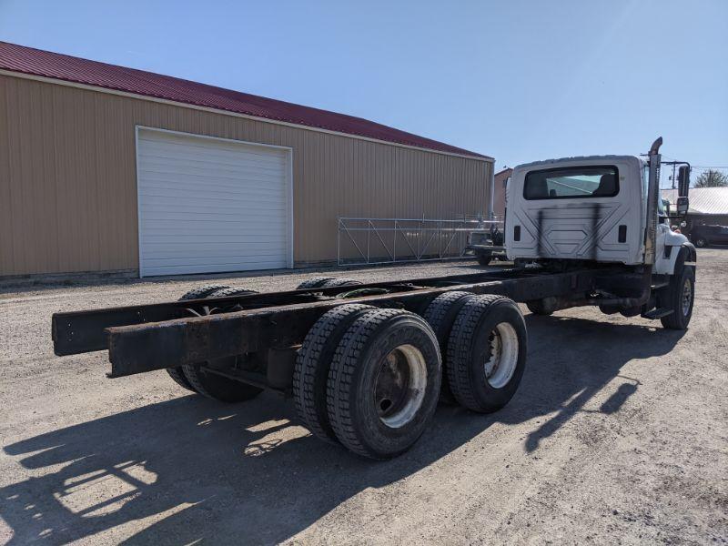 2005 International 7500 Cab & Chassis