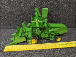 John Deere 45 Combine Prestige Collection w/ Box