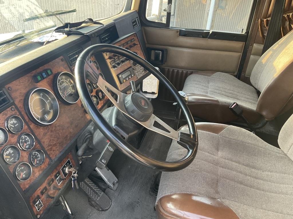 1999 Kenworth T600 Daycab