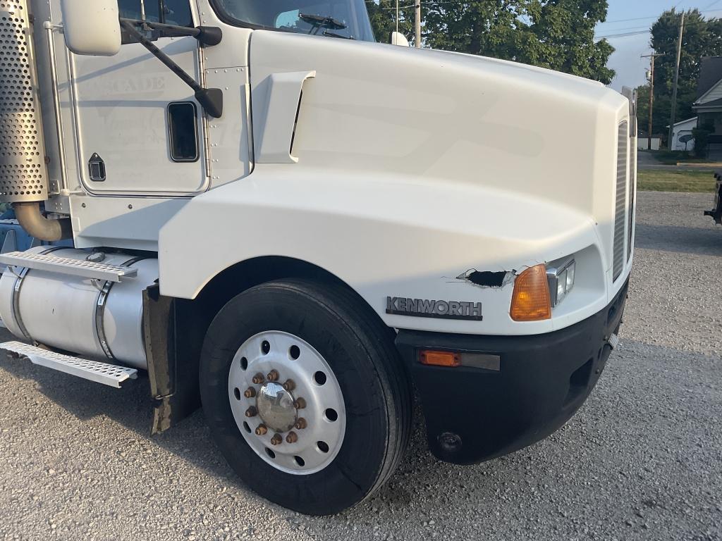 1999 Kenworth T600 Daycab