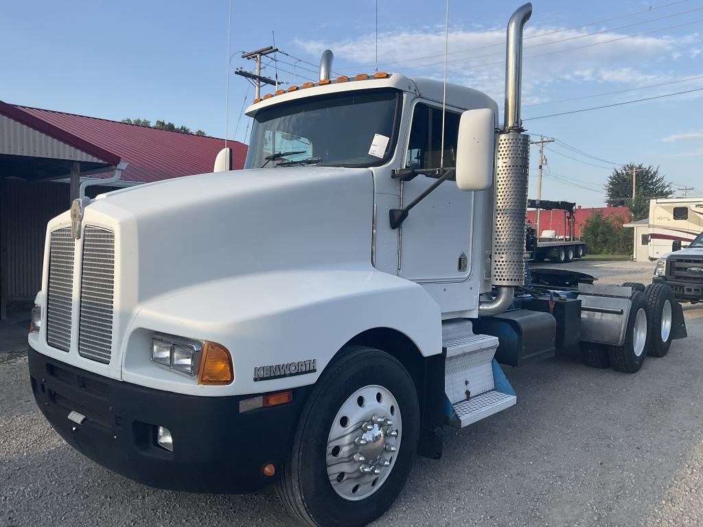 1999 Kenworth T600 Daycab