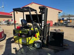 Electric Clark TM 25 Fork Lift