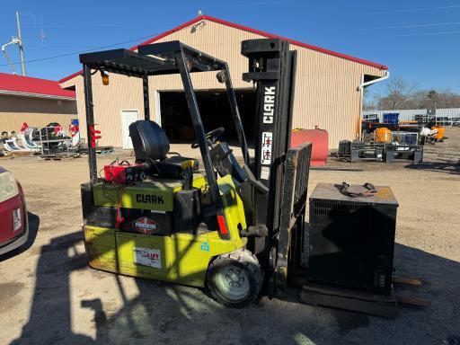 Electric Clark TM 25 Fork Lift