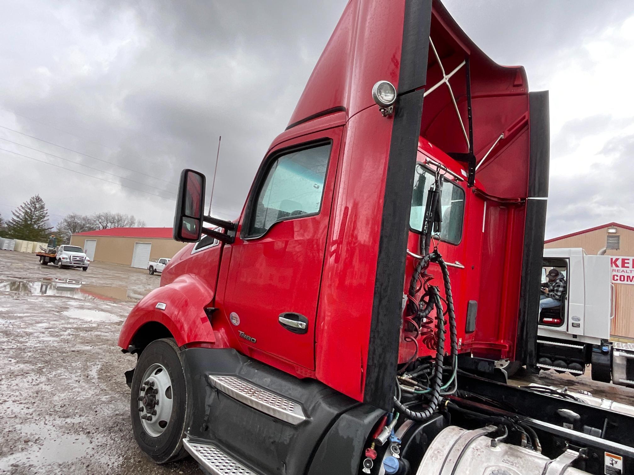 2018 Kenworth T680 Daycab