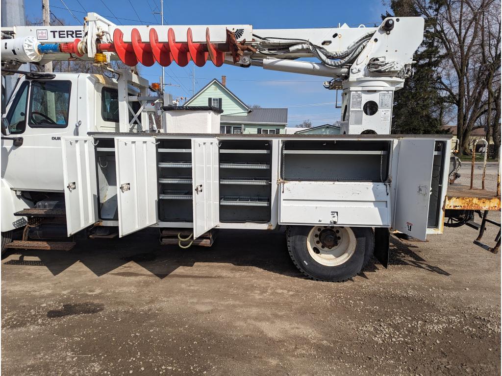 2012 International 4300 Digger Derrick w/ Bucket