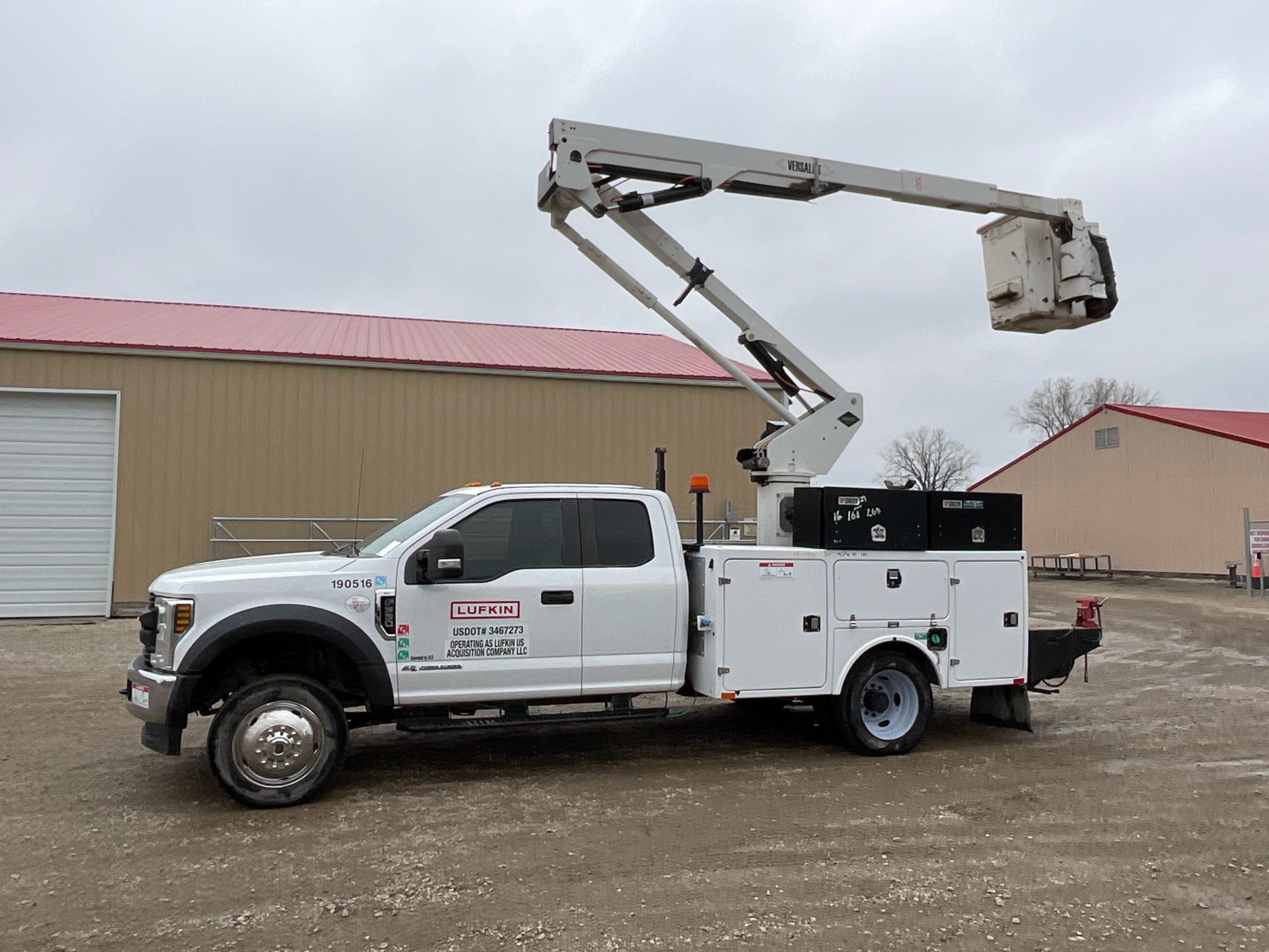 2019 Ford F550 Bucket Truck