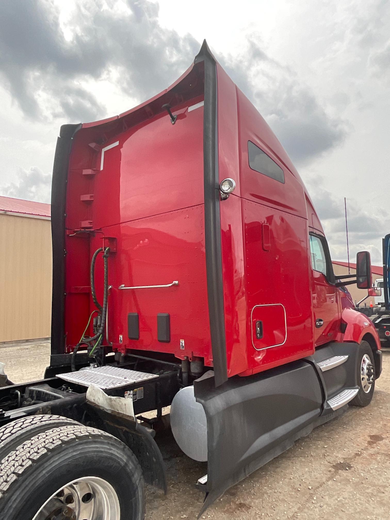 2019 Kenworth T680 Sleeper