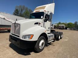 2012 Kenworth T440 Day Cab