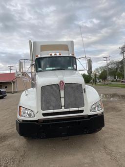 2012 Kenworth T440 Day Cab