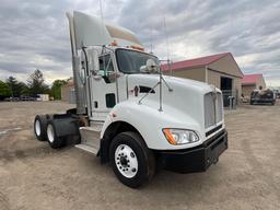 2013 Kenworth T440 Day Cab