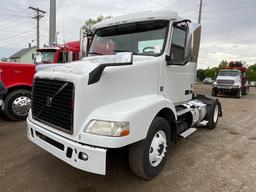 2015 Volvo VNM Day Cab