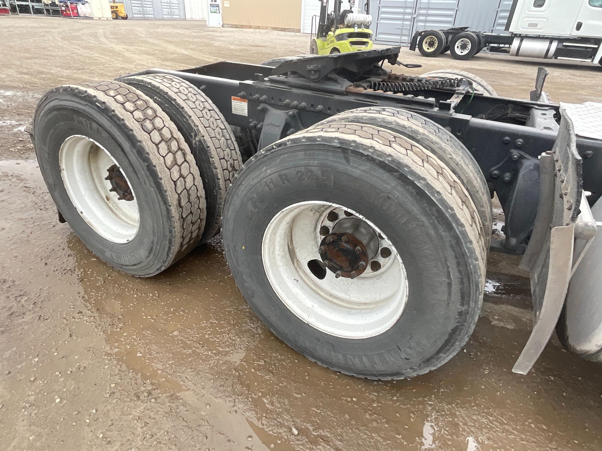 2013 Freightliner CA113 Day Cab