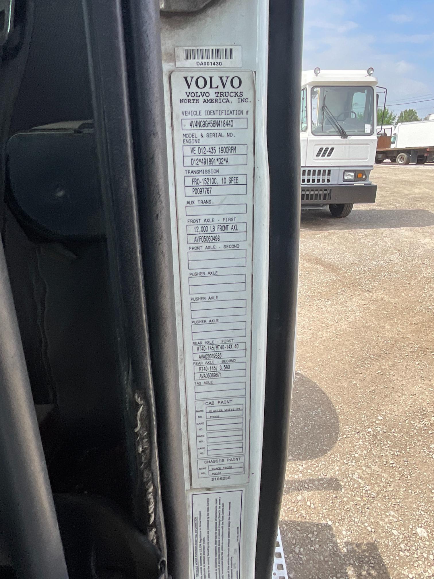 2006 Volvo VNL Day Cab