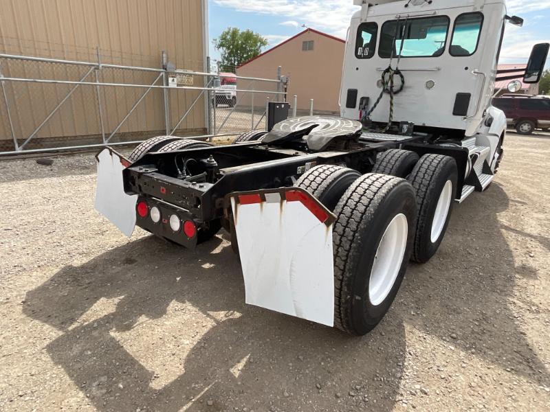 2017 Kenworth T680 Daycab