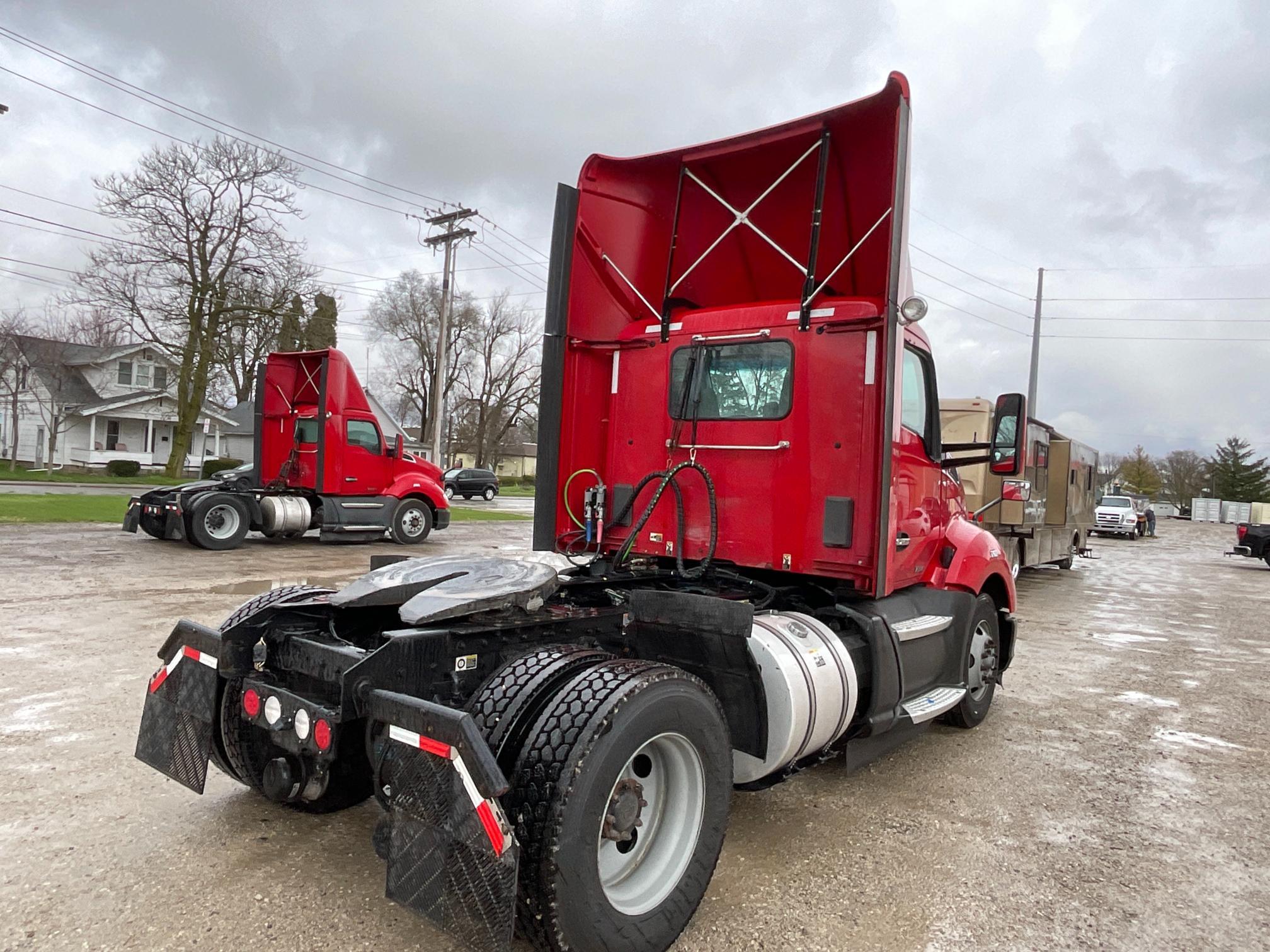 2018 Kenworth T680 Day Cab