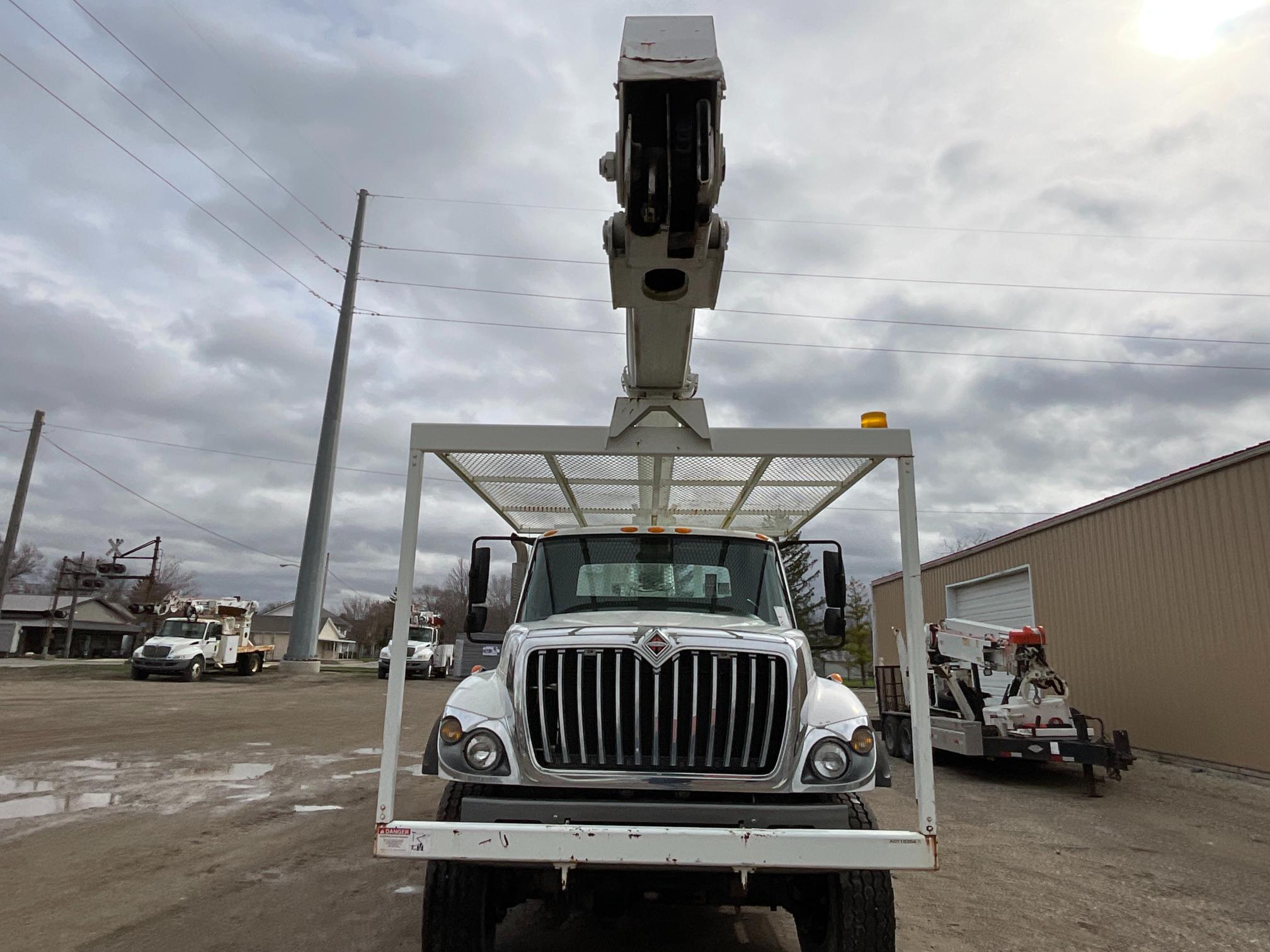 2014 International 7400 Bucket Truck