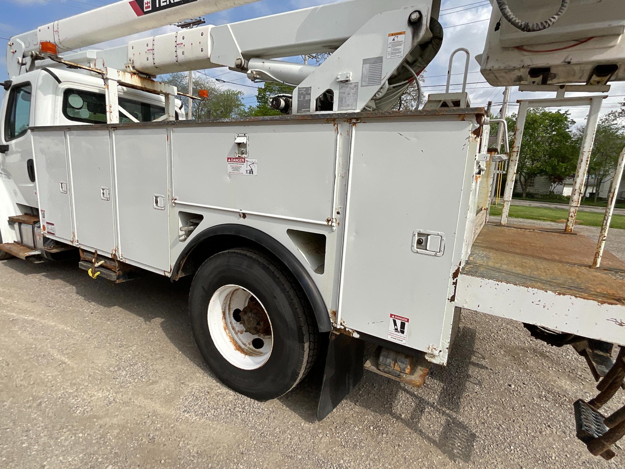 2014 Freightliner M2106 Bucket Truck