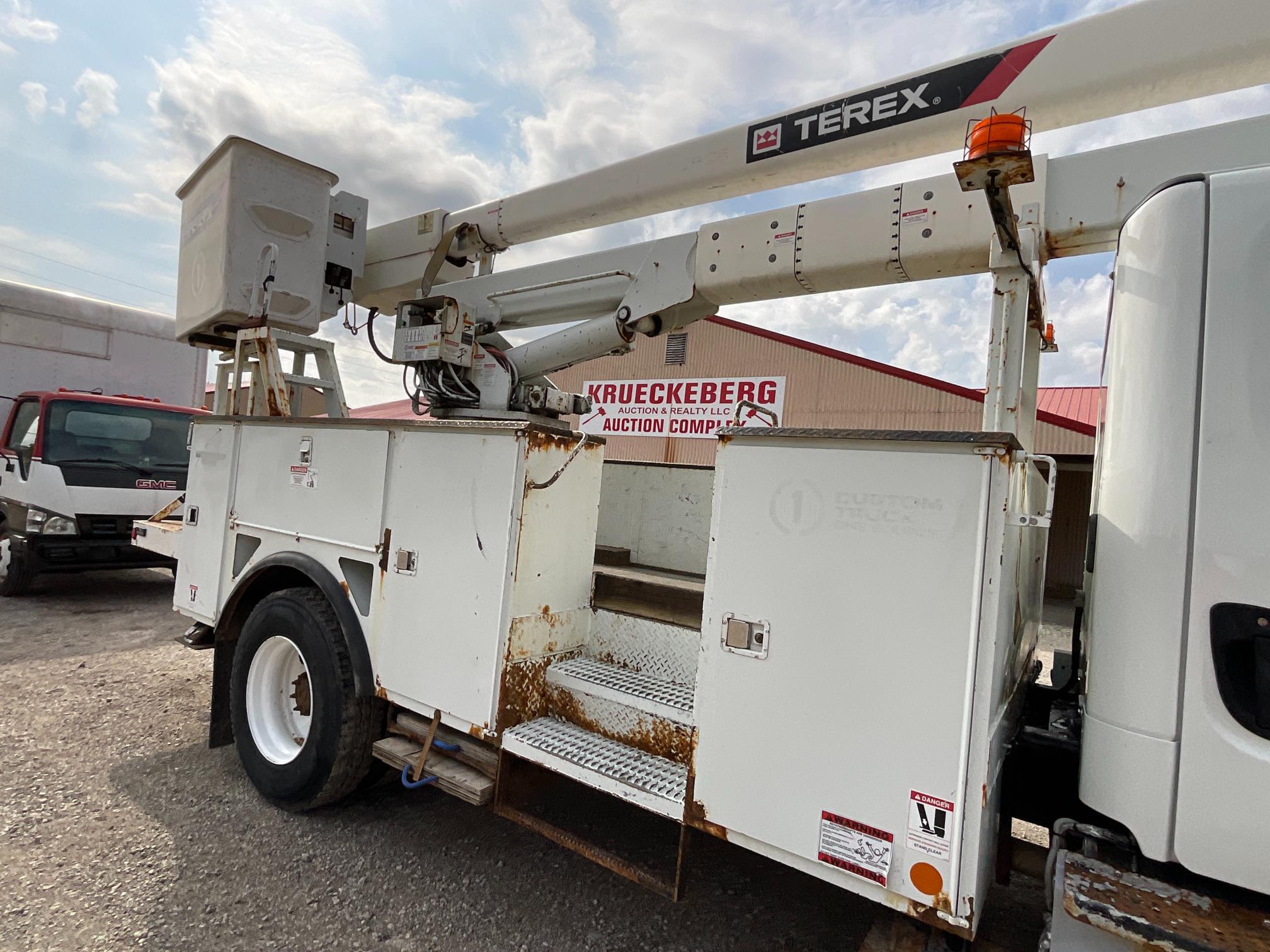 2014 Freightliner M2106 Bucket Truck