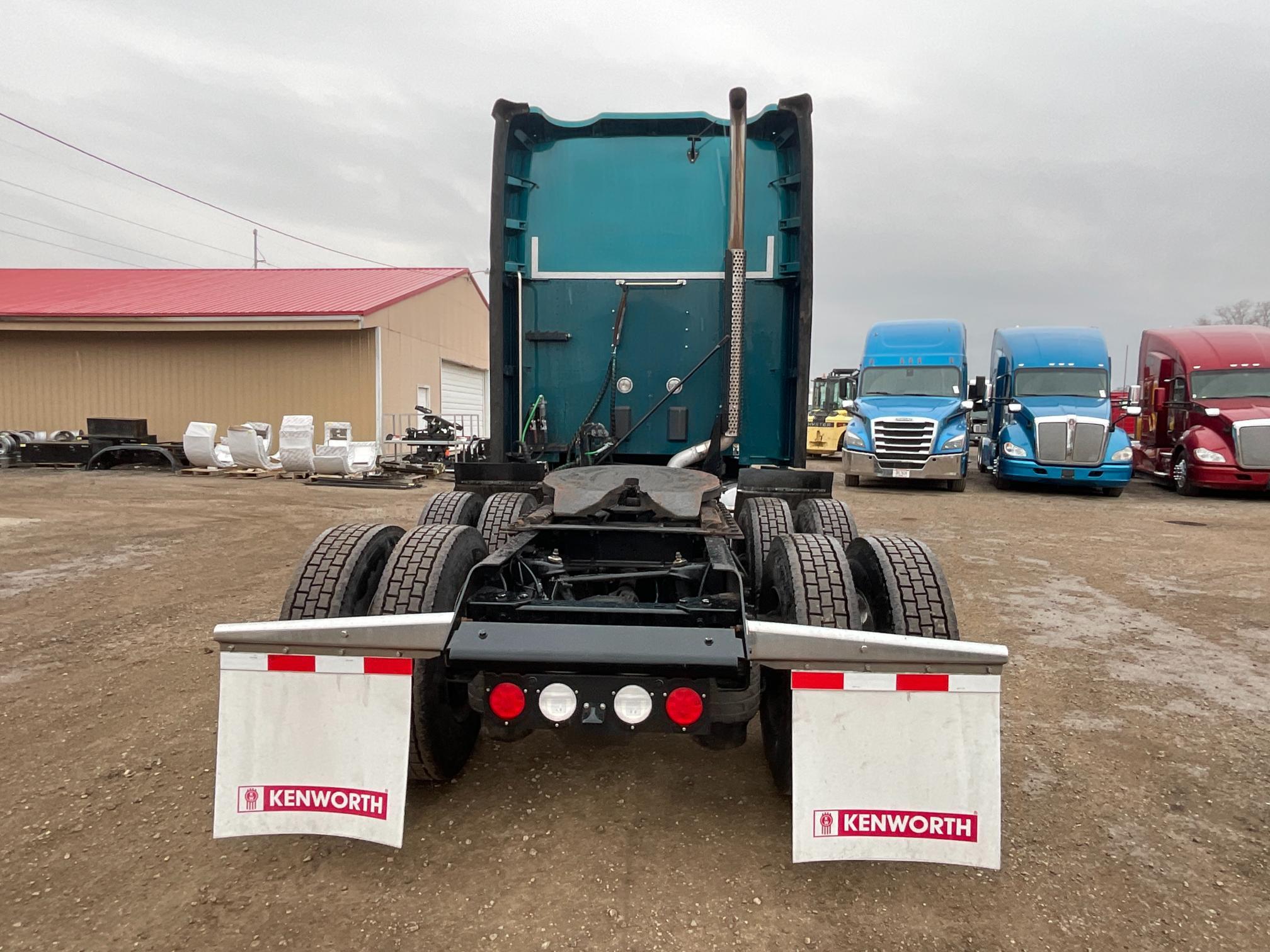 2022 Kenworth T680 Sleeper