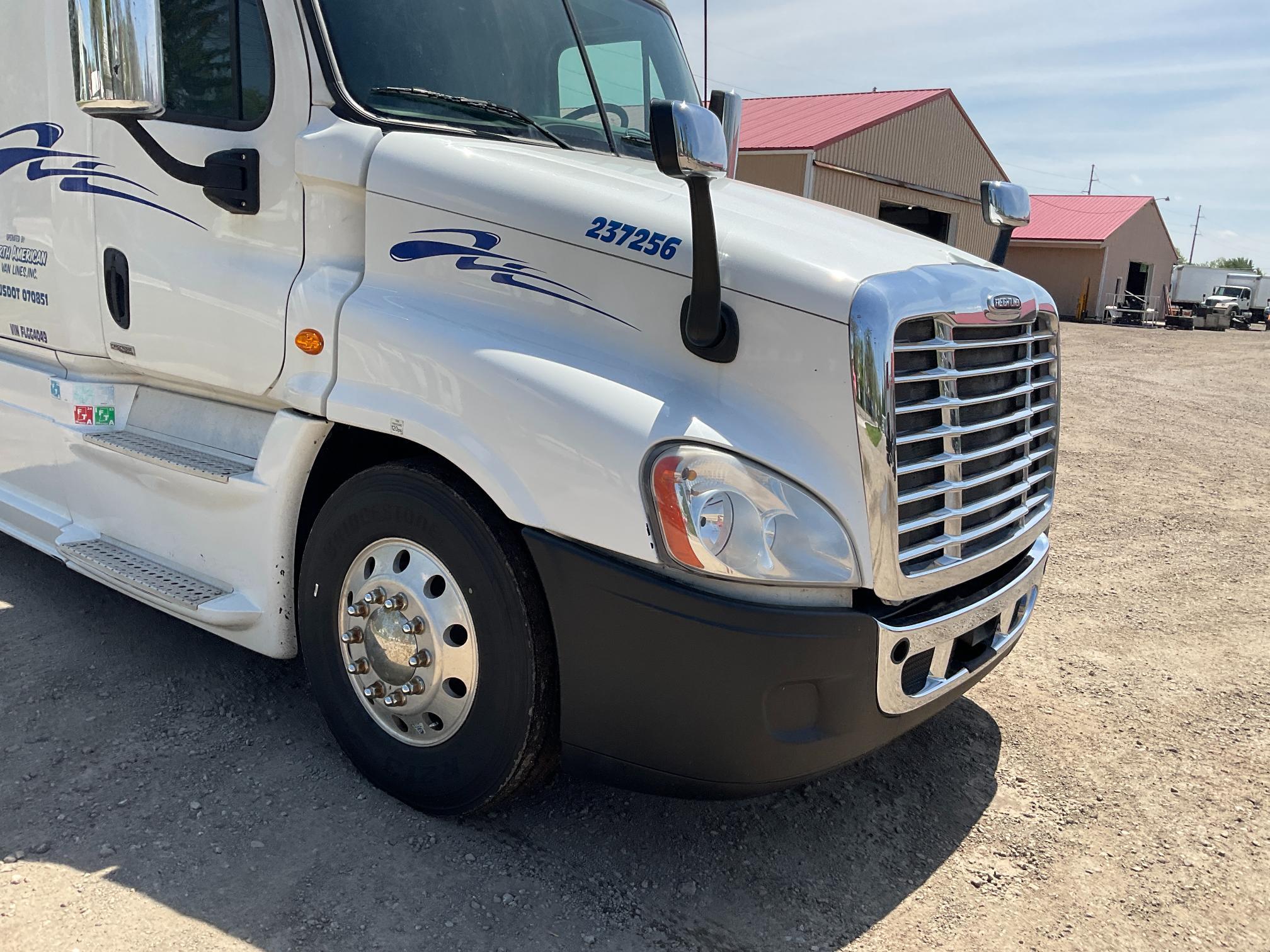 2015 Freightliner CA125 Sleeper