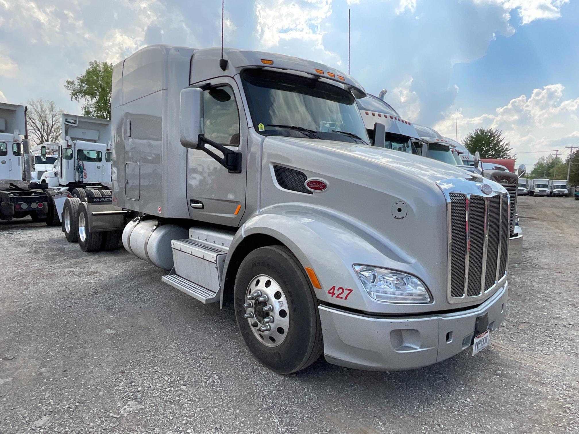 2016 Peterbilt 578 Sleeper