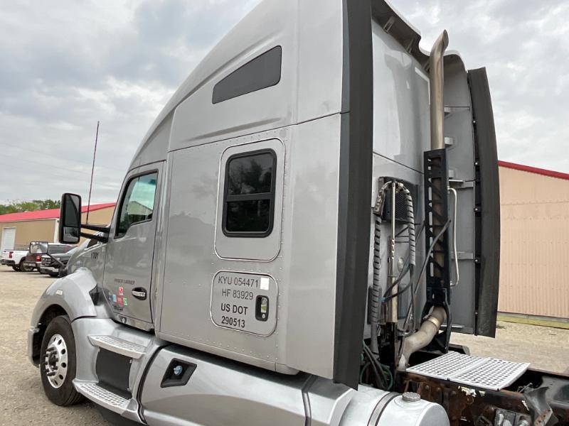 2017 Kenworth T680 Sleeper