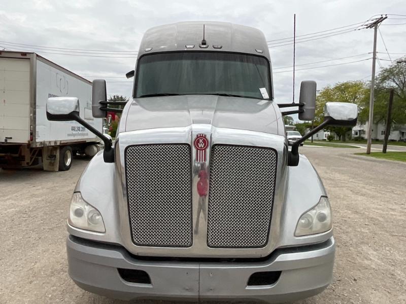 2017 Kenworth T680 Sleeper