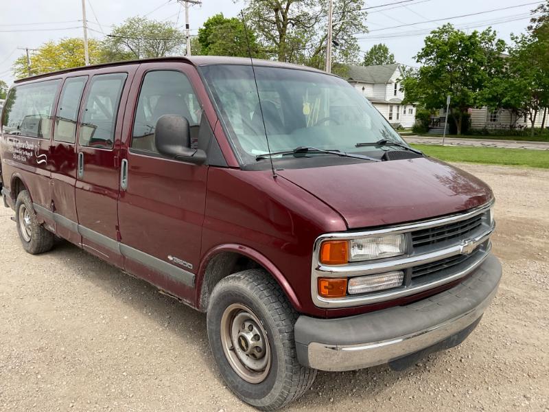 2002 Chevrolet Express 3500 Passenger Van