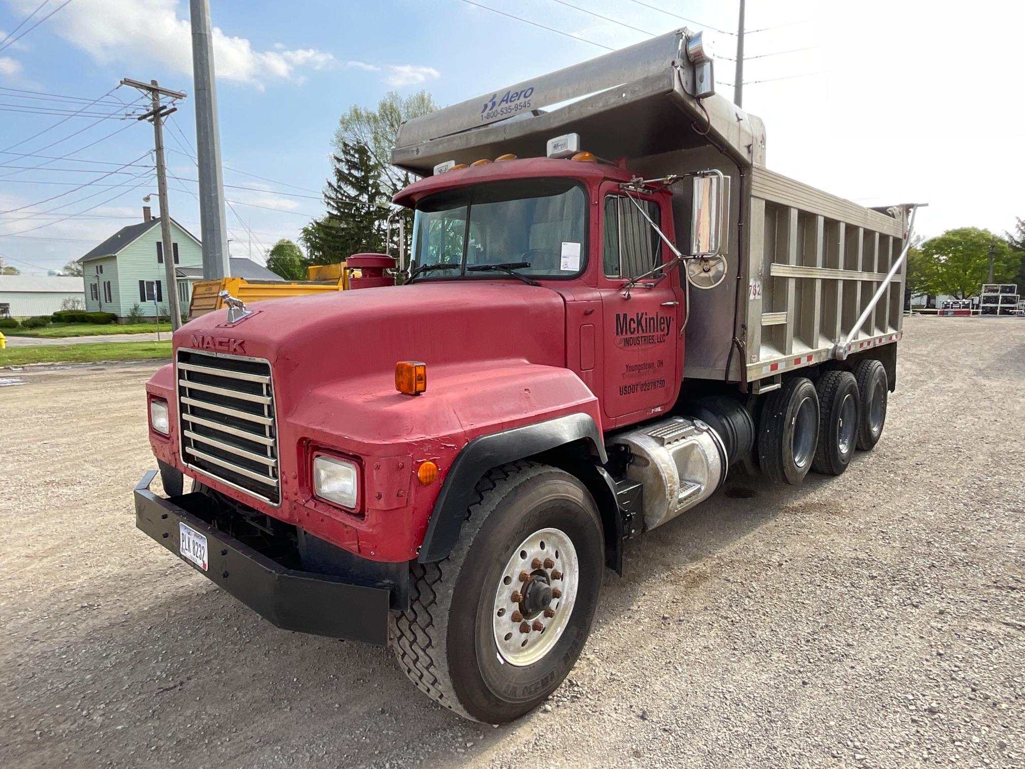 2000 Mack RD688S Dumptruck