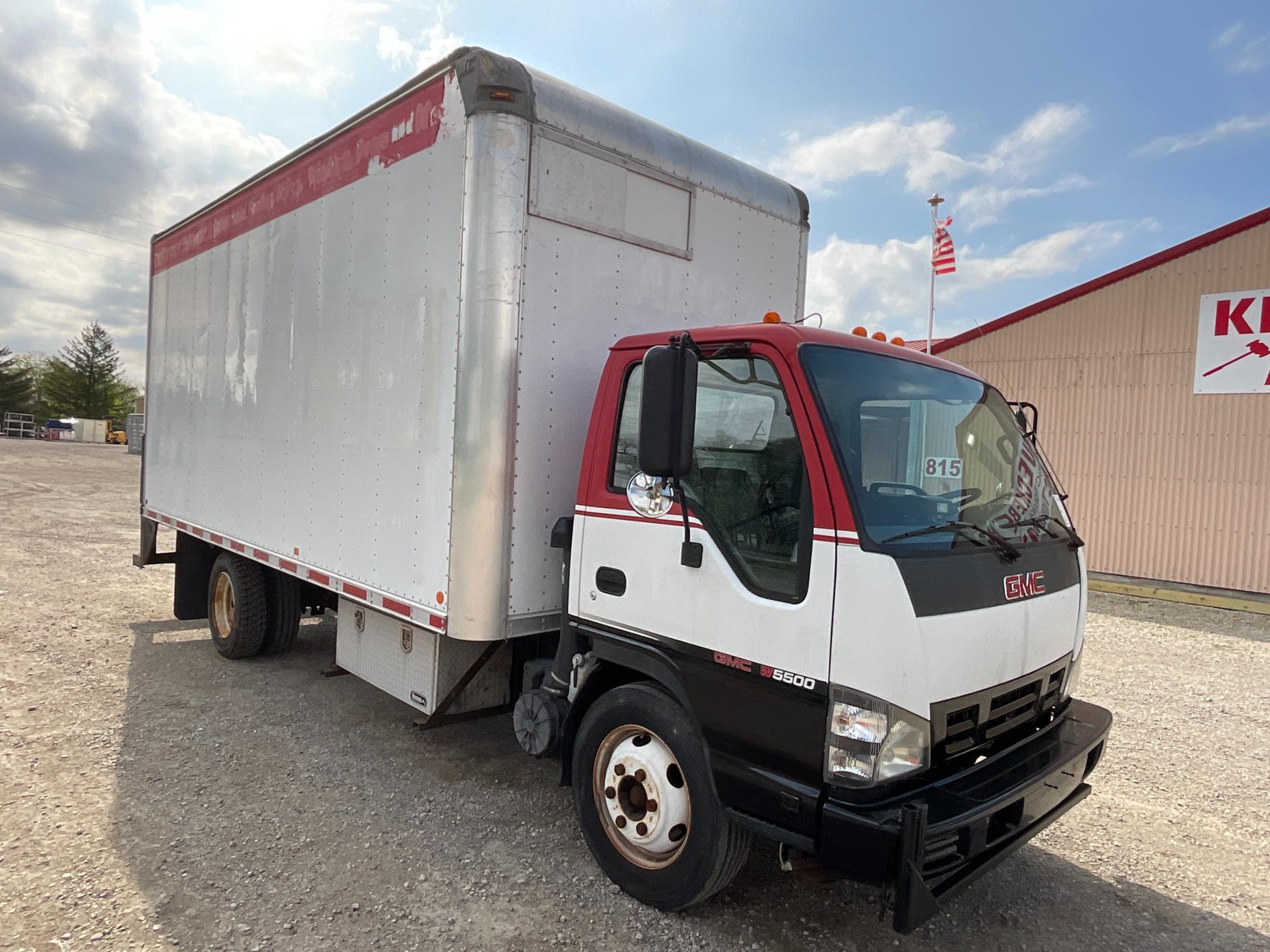 2007 GMC W5500 Box Truck