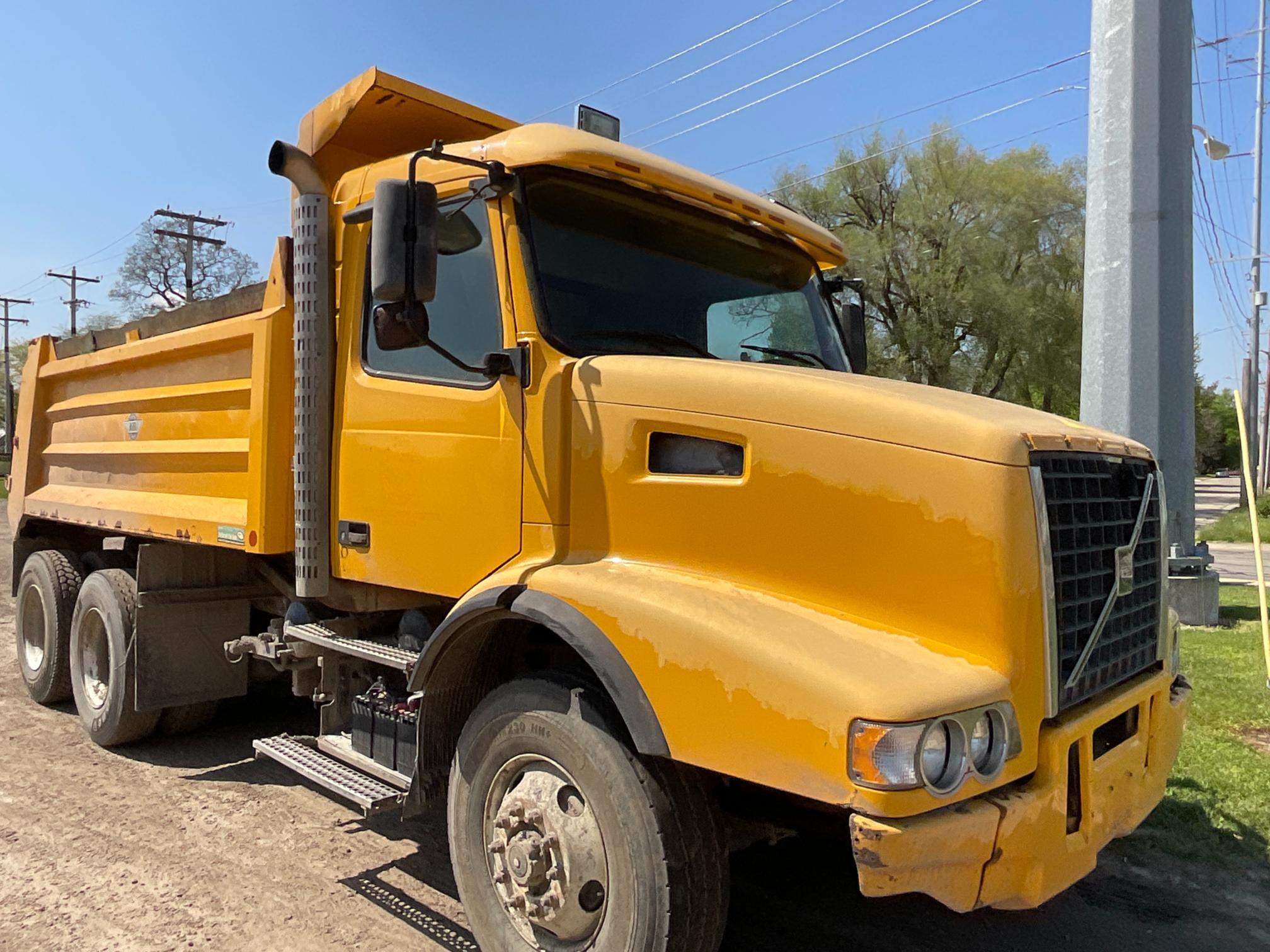 2003 Volvo VHD Dump Truck