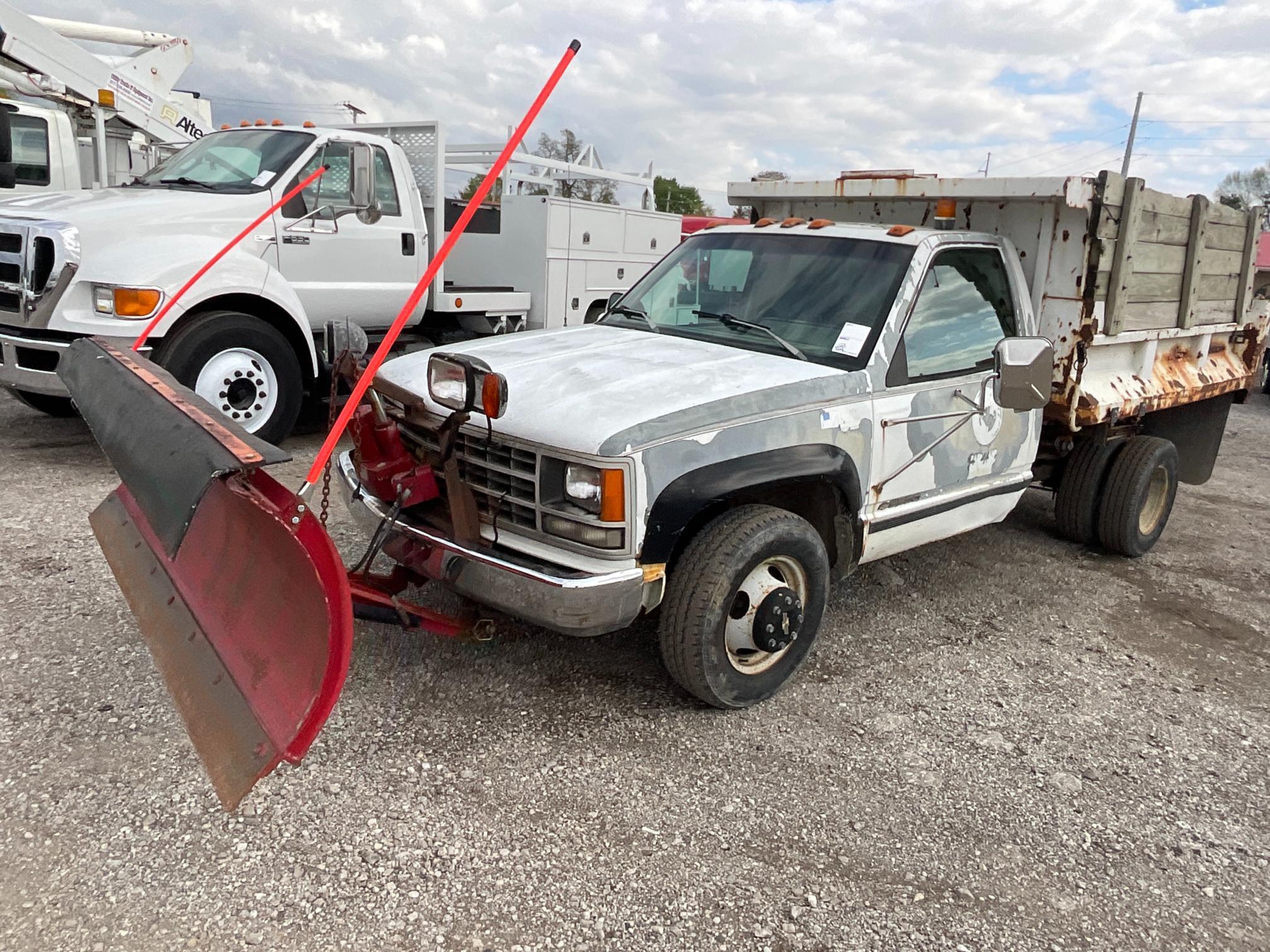 1993 Chevrolet 3500 Dump w/ Plow