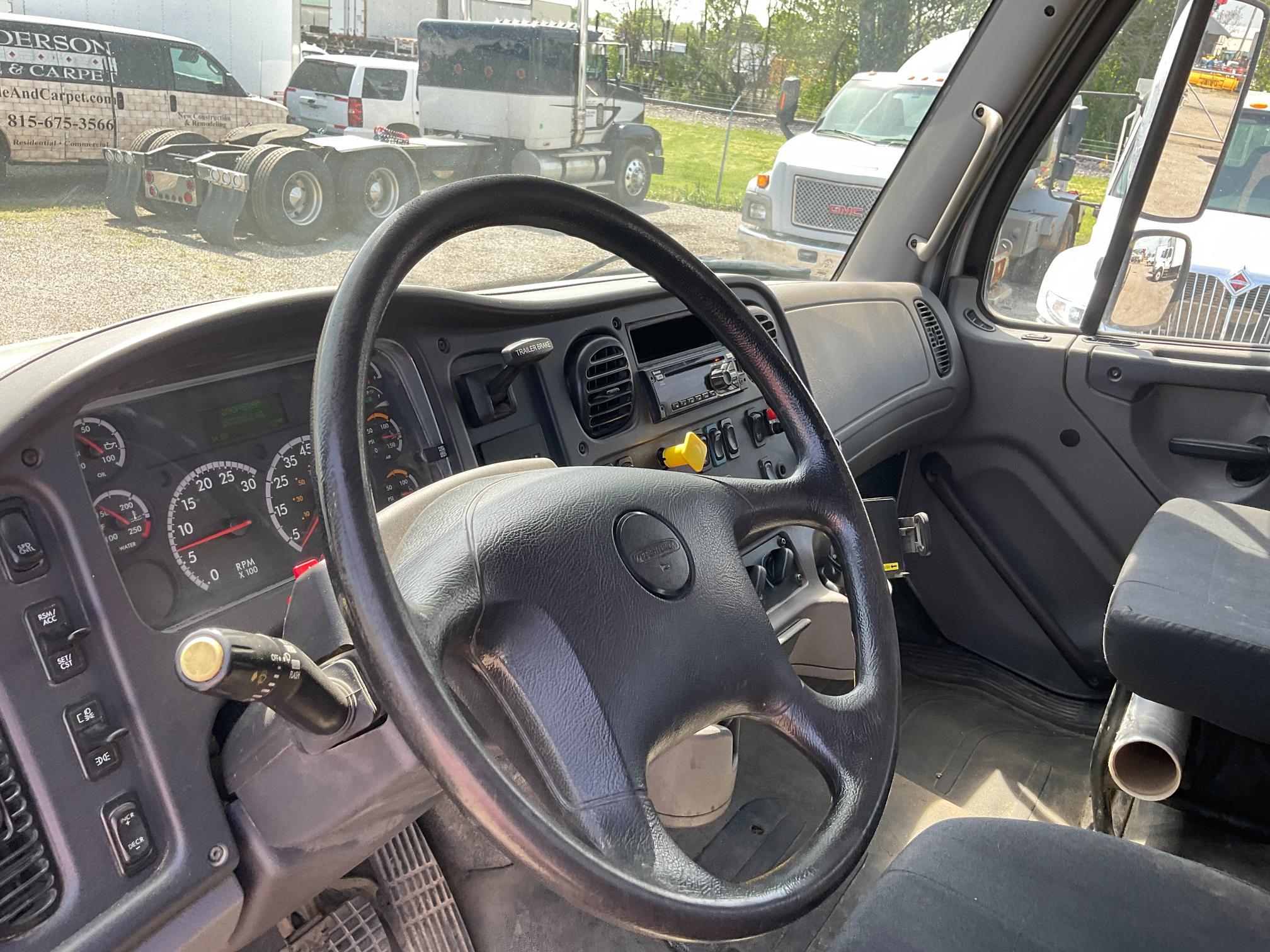 2018 Freightliner M2106 Flatbed w/ Moffett Hookup