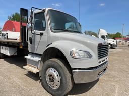 2018 Freightliner M2106 Flatbed w/ Moffett Hookup