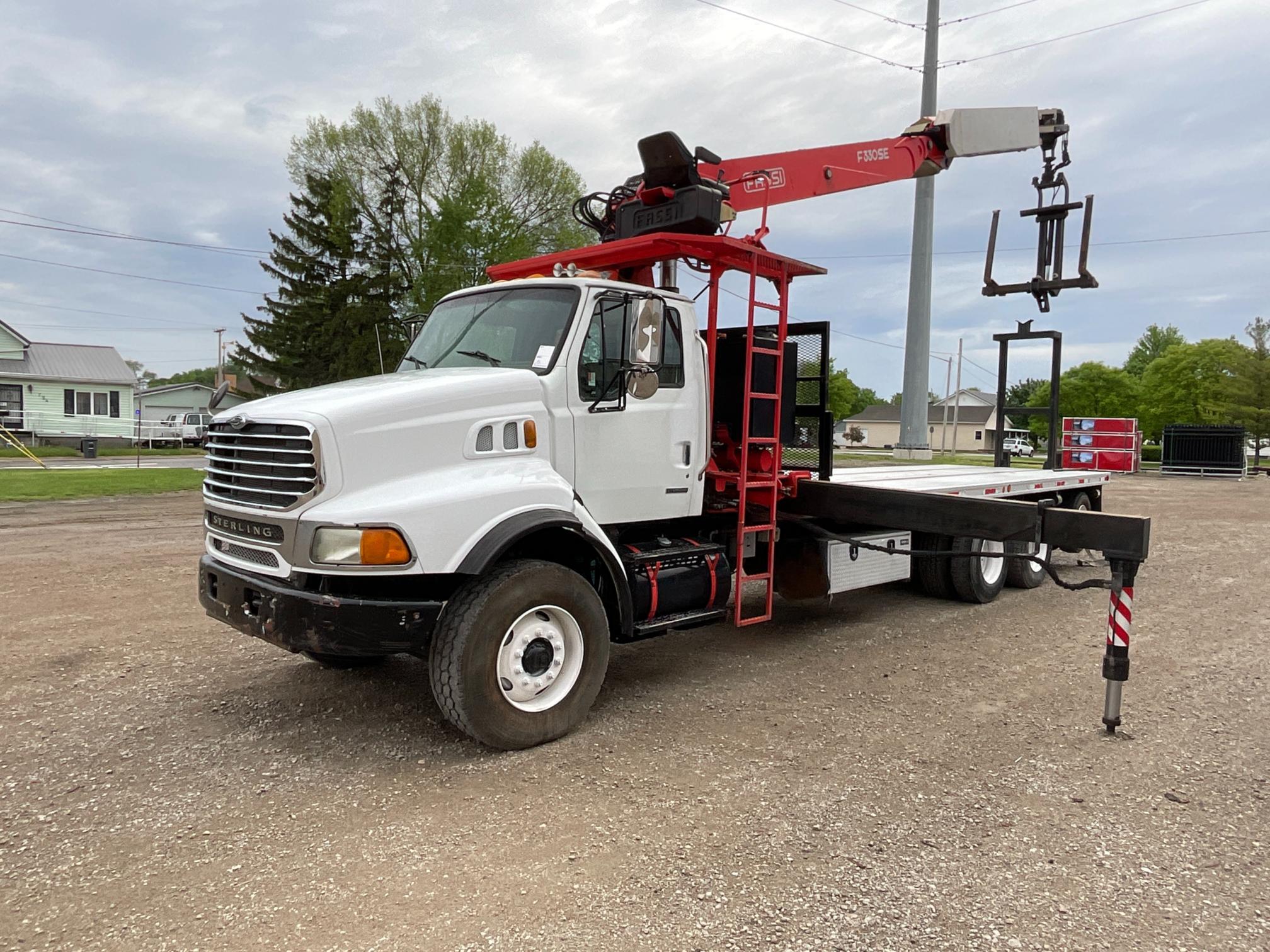 2004 Sterling LT9500 Drywall Crane