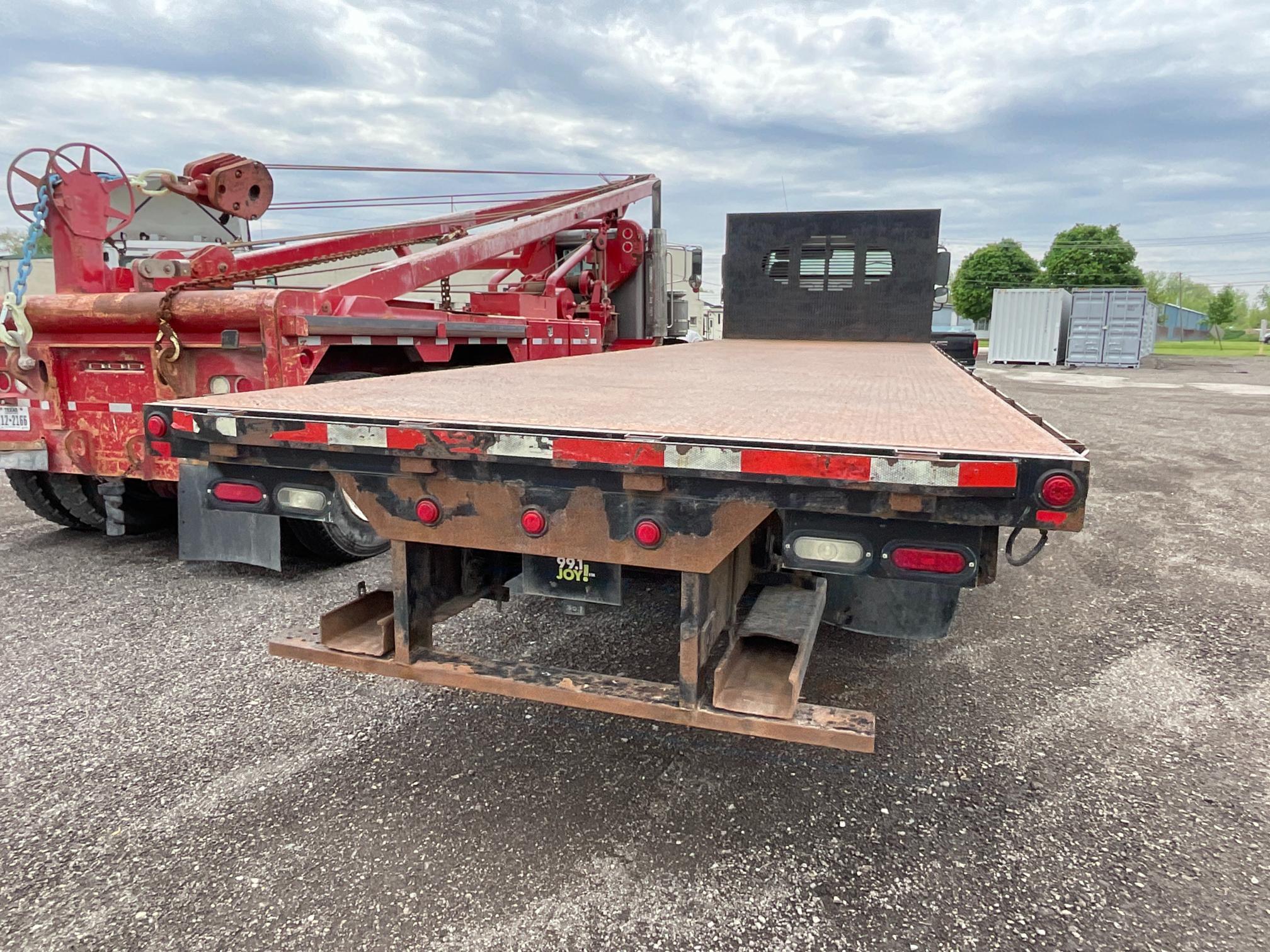 2013 Freightliner M2106 Flatbed